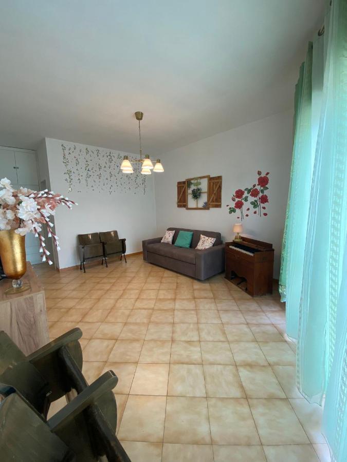 La Maison De Rose Turi Extérieur photo