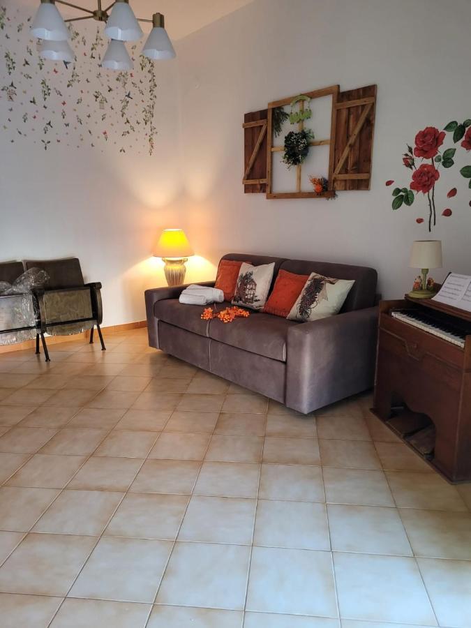 La Maison De Rose Turi Extérieur photo